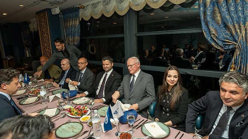 Milletvekili Toprak Savunma Uzmanları ve Savunma Sektörü temsilcileriyle bir araya geldi
