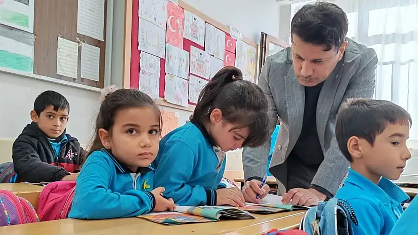 Minik öğrencilerin okumaya ilk adım heyecanı