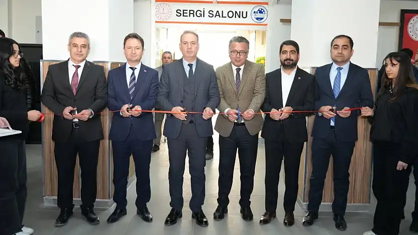 Öğrencilerden Yeşil Vatan ve Aile Temalı Resim Sergisi