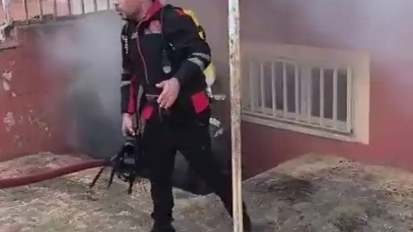 Okulun bodrum katında korkutan yangın