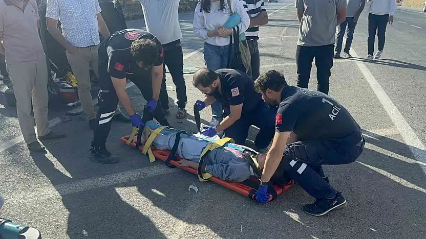 Otomobil ile biçerdöver çarpıştı: 6 yaralı