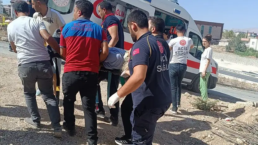 Otomobil inşaat boşluğuna düştü: 1 yaralı