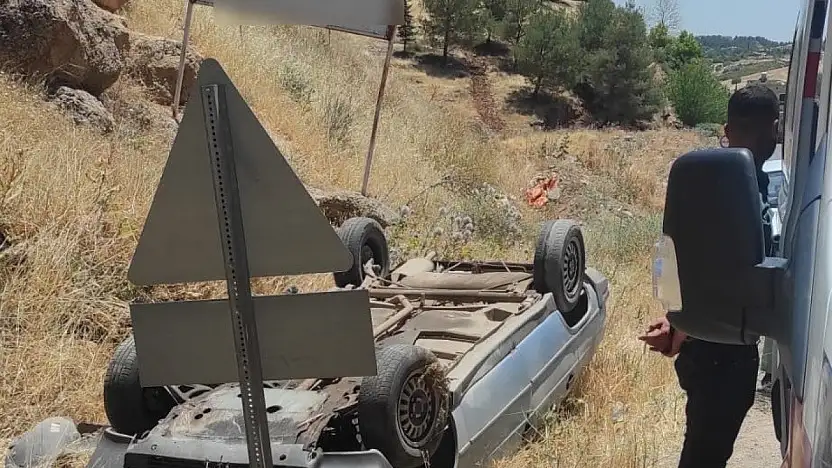 Otomobil takla attı, sürücü yaralandı