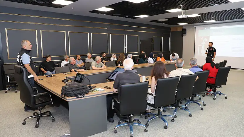 Sağlık Müdürlüğü'nde anneler 'Narko Anne' Projesiyle bilgilendirildi
