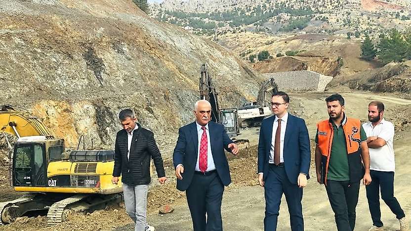 Sincik-Kahta Karayolunda çalışmalar devam ediyor