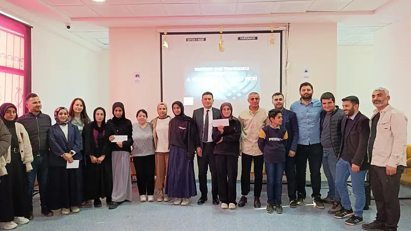 Siyer-i Nebi Bilgi Yarışmasında dereceye girenler ödüllendirildi