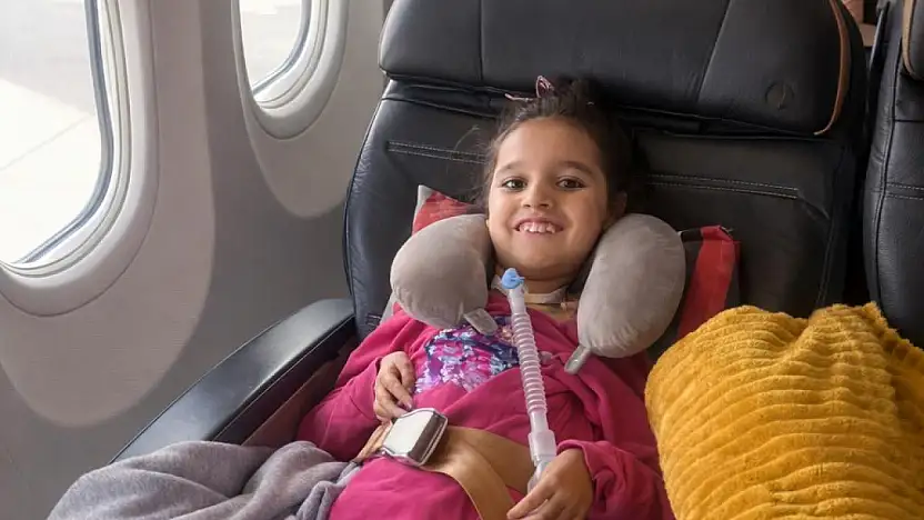 SMA Hastası İkra Nur tedavi için Dubai'ye uçtu