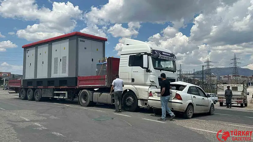 Tır ile otomobil çarpıştı: 1 yaralı