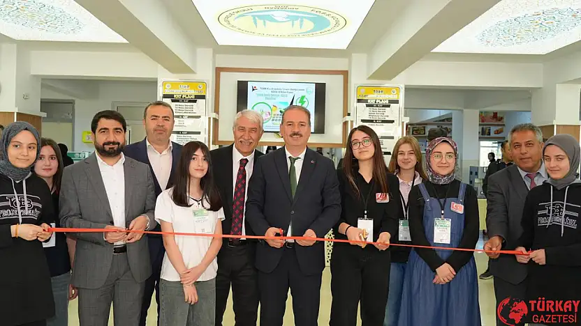 TOBB Kız Anadolu İmam Hatip lisesinde 4006-B Bilim Fuarı açıldı