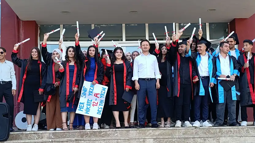 Torun, öğrencilerin mezuniyet heyecanına ortak oldu
