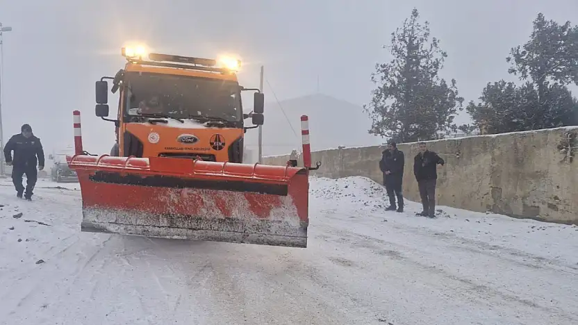 Tut'ta Karla mücadele çalışmaları devam ediyor