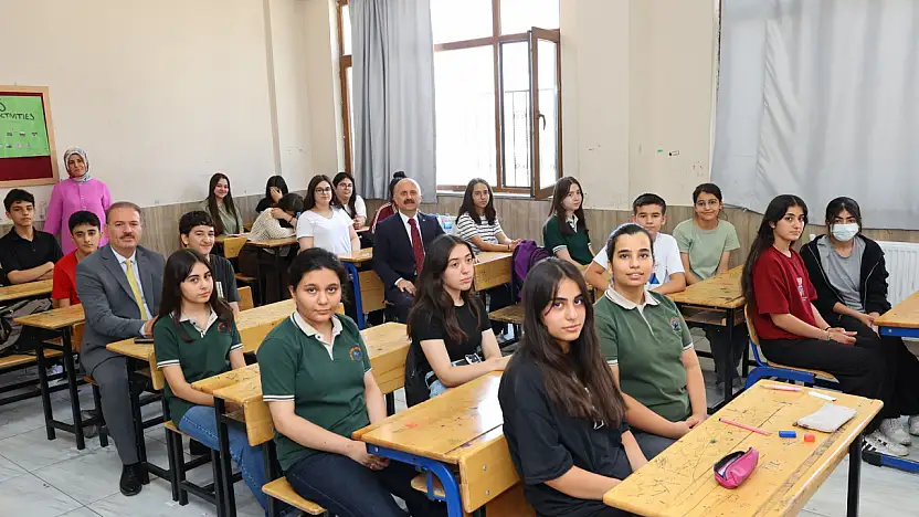 Vali Varol'dan LGS öncesi öğrencilere moral ziyareti