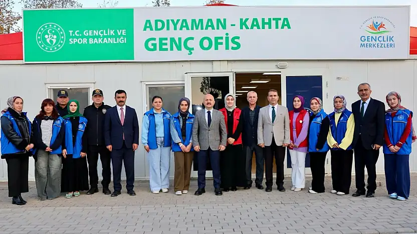 Vali Varol Kahta Genç Ofiste gençlerle bir araya geldi