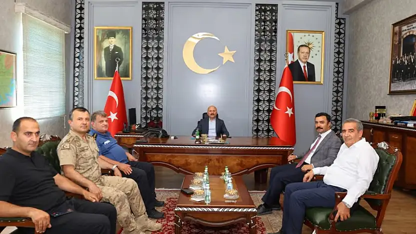Vali Varol, Kaymakam Soysal'dan ilçenin durumu hakkında bilgi aldı