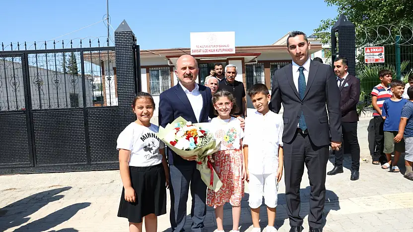 Vali Varol: 'Kütüphaneler, bir toplumun kültür ve medeniyet birikiminin hazinesidir'