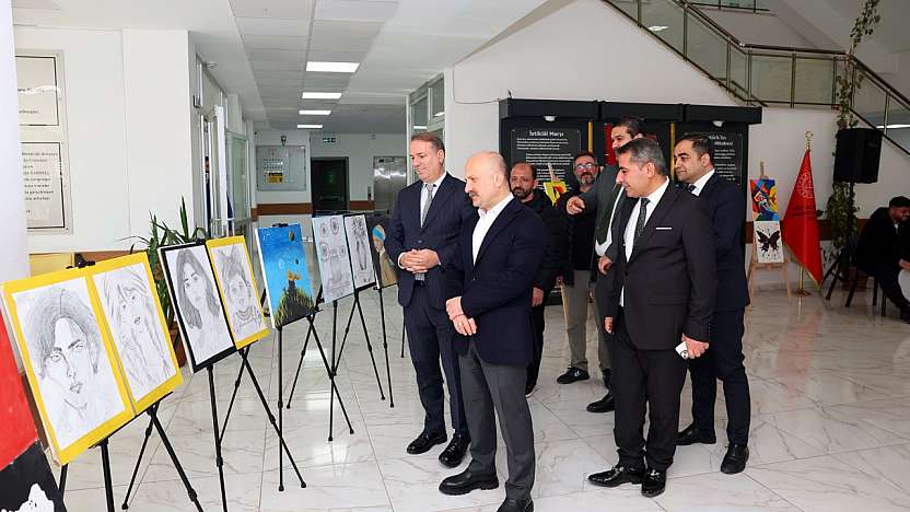 Vali Varol Şehit Yiğit Ali Çavuş Anadolu Lisesi öğrencileriyle bir araya geldi