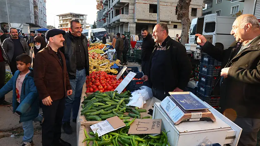 Vali Varol Semt Pazarı esnafıyla bir araya geldi