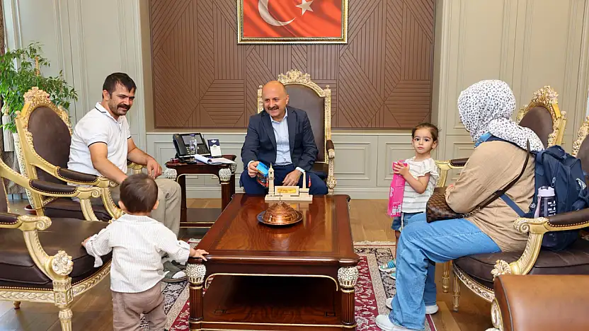 Vali Varol vatandaşlarla bir araya gelmeye devam ediyor