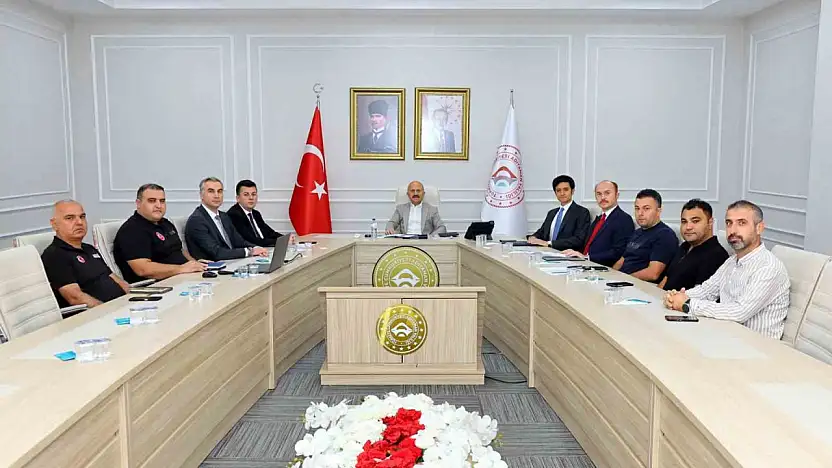 Vali yardımcıları değerlendirme toplantısı yapıldı