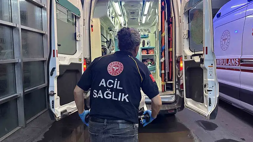 Yılanın ısırdığı kişi hastaneye kaldırıldı