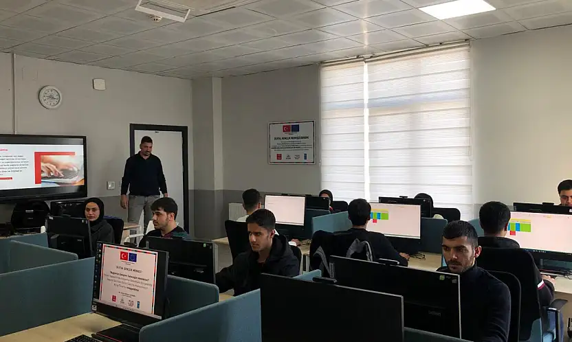 Adıyaman Belediyesi'nden gençlere ücretsiz dijital tasarım eğitimi