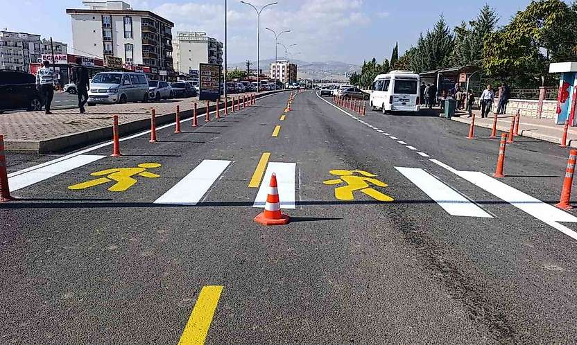 Adıyaman'da yollar daha güvenli, yol çizgileri yenileniyor
