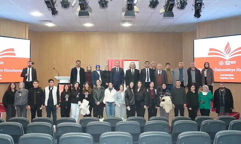 Adıyaman'da Hayata ve Üniversiteye Hazırlanmak Konferansı Gerçekleştirildi