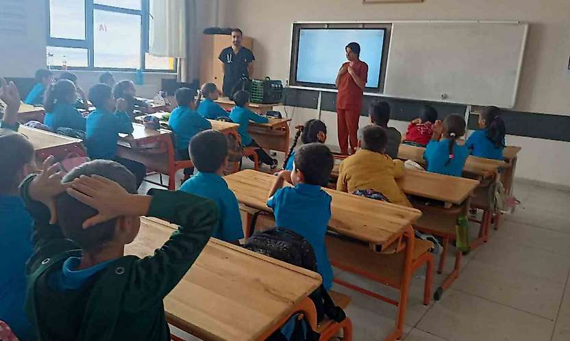 Adıyaman'da Minik Kalplere Hayvan Sevgisi Aşılanıyor!
