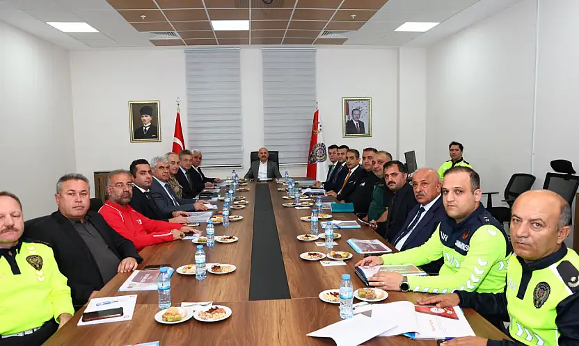 Adıyaman'da kış mevsimi trafik tedbirleri toplantısı gerçekleştirildi