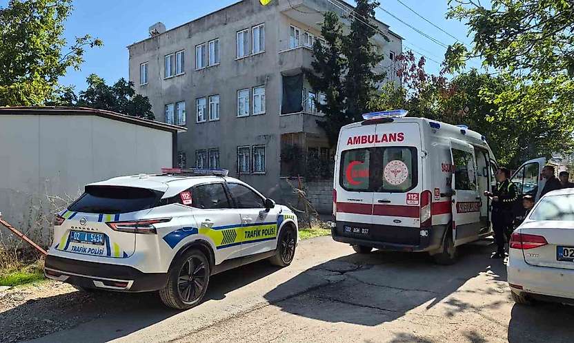 Adıyaman'da otomobilin çarptığı çocuk yaralandı