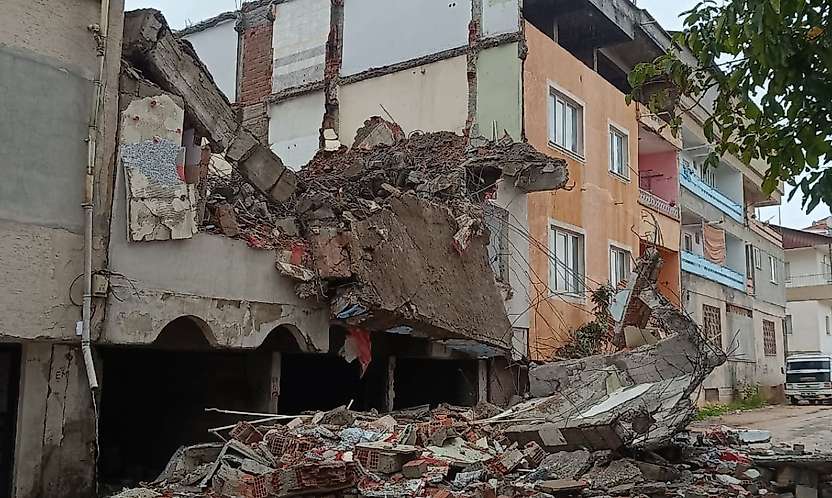 Adıyaman Gölbaşı'nda Depremin Yıkımları Devam Ediyor