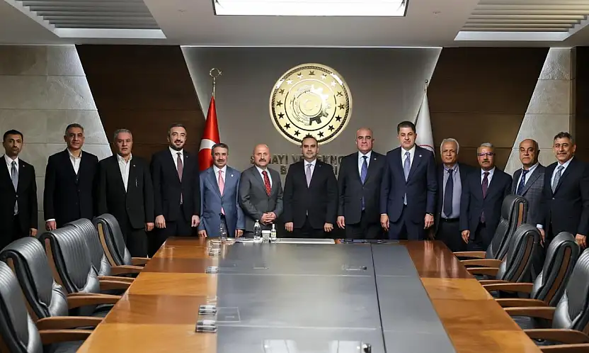 Adıyaman heyeti Bakan Kacır'la bir araya geldi