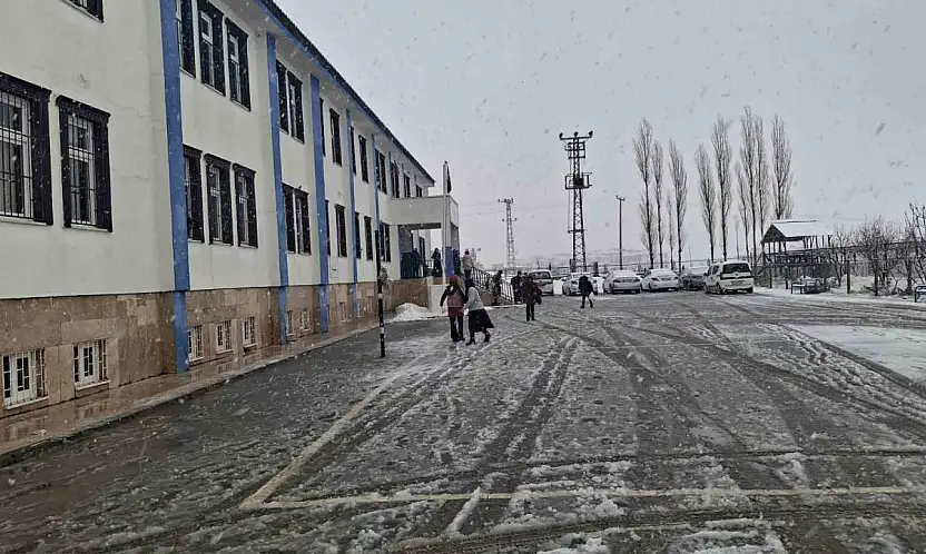 Adıyaman'ın ilçelerinde taşımalı eğitime kar engeli
