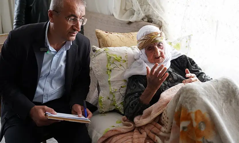 Adıyamanlı Hanım Orman, 105 yaşında AK Parti'ye üye oldu