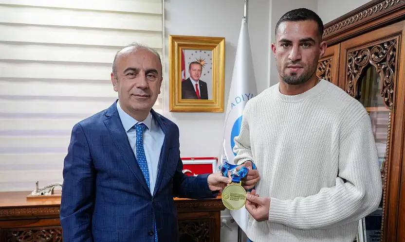 ADYÜ Öğrencisi Emrah Yaşar Boksta Avrupa Şampiyonu oldu