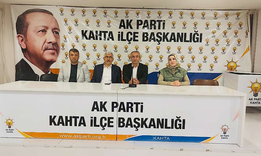 AK Parti Kâhta İlçe Başkanlığı yönetim kurulu toplantısı gerçekleştirildi