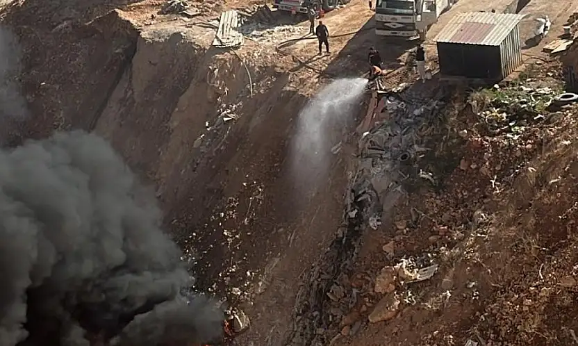 Atık malzeme yangını korkuttu