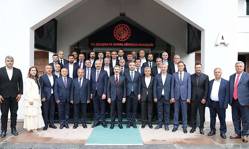 Bakan Yardımcısı Ahmet Aydın, ATSO heyetini Bakanlıkta ağırladı