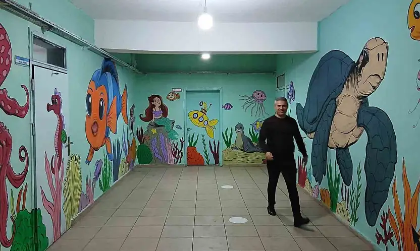 Besni'de öğretmenler okulu sanat galerisine dönüştürdü