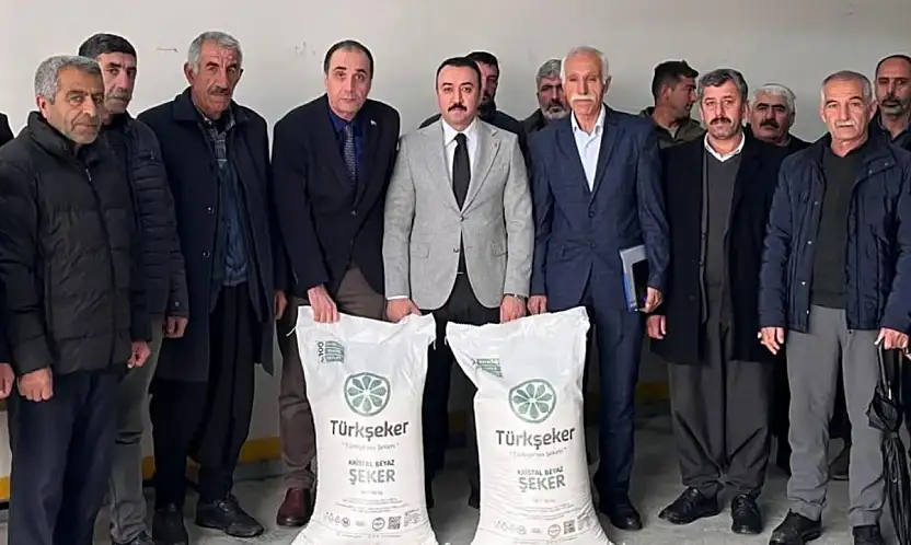 Çelikhan'da Arıcılara İlkbahar Arı Besleme Şekeri dağıtıldı