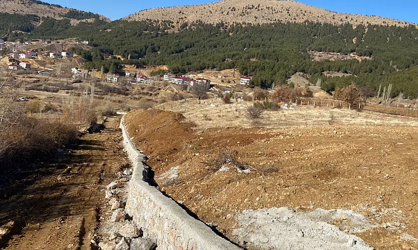 Çelikhan'da eski mezarlıklarımız korunuyor