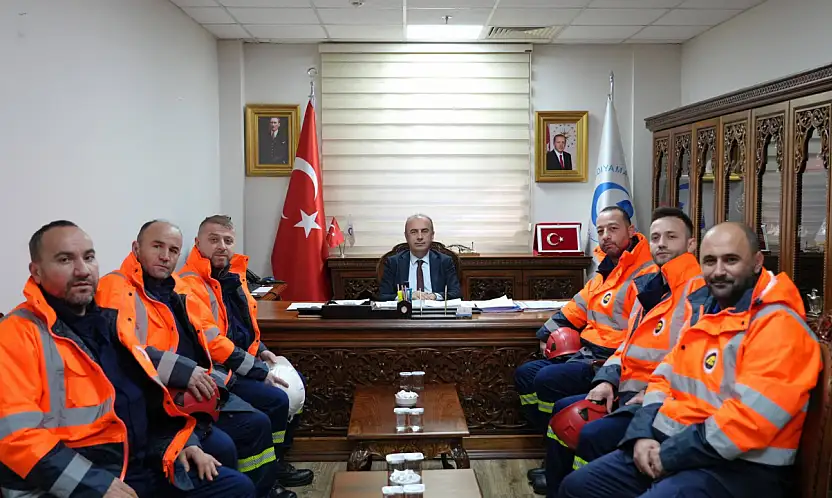 Depremde görev yapan madencilerden Rektör Keleş'e ziyaret