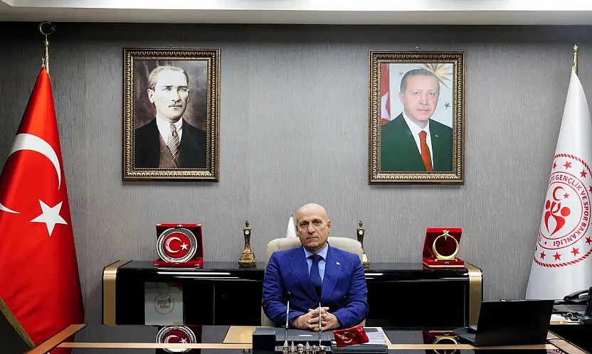 Elüstü'nden 24 Kasım Öğretmenler Günü mesajı