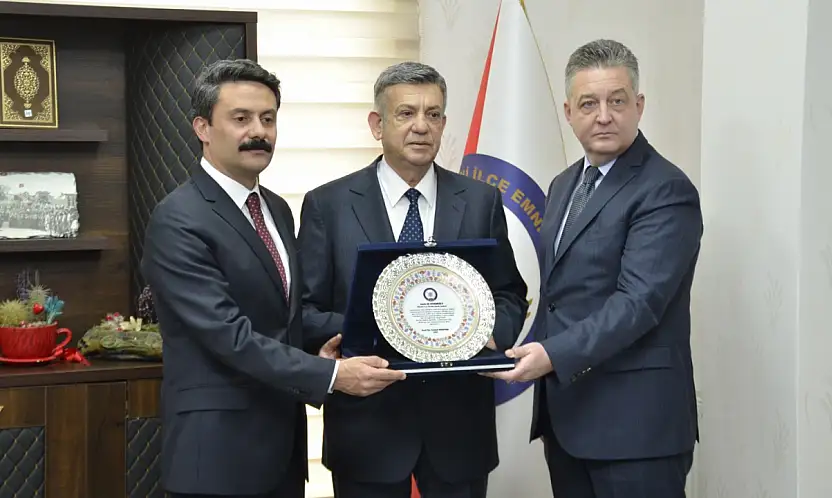 Erdemoğlu ailesinden Besni Emniyeti'ne 5 Araç hibe edildi