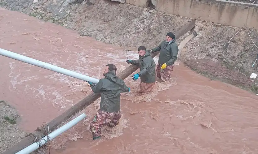 Gölbaşı belediye ekiplerinden sahada yoğun mesai