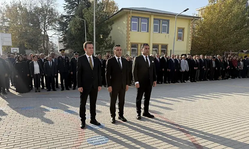 Gölbaşı'nda 10 Kasım Atatürk'ü anma günü programı düzenlendi