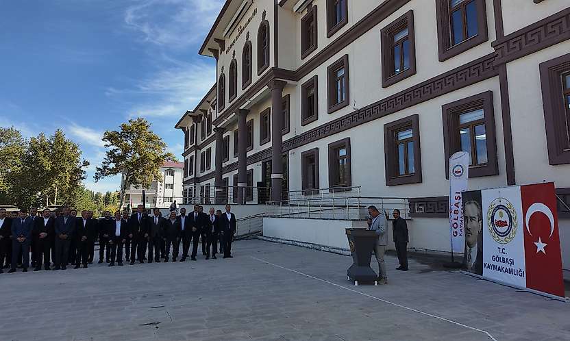 Gölbaşı'nda 19 Ekim Muhtarlar Günü Törenle Kutlandı
