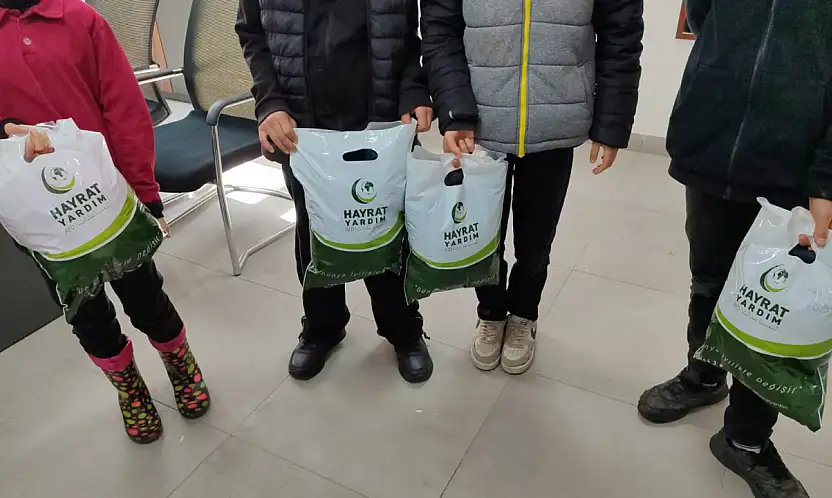 Hayrat Yadım Derneğinden ihtiyaç sahiplerine yardım