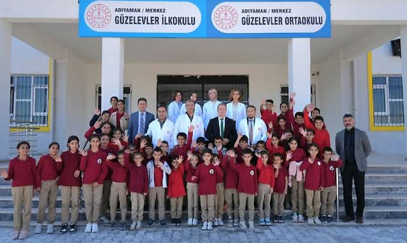 İl Müdürü Tosun Güzelevler İlk ve Ortaokulunda öğrenci ve öğretmenlerle bir araya geldi
