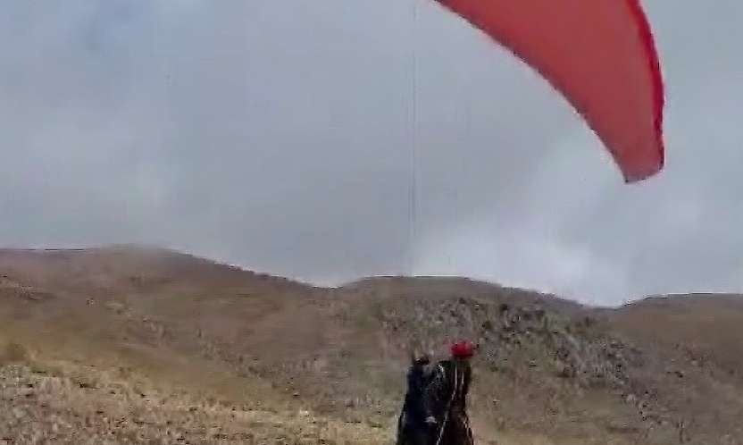 İrlandalı Turist Adıyaman Semalarında Adrenalin Dolu Atlayış Yaptı